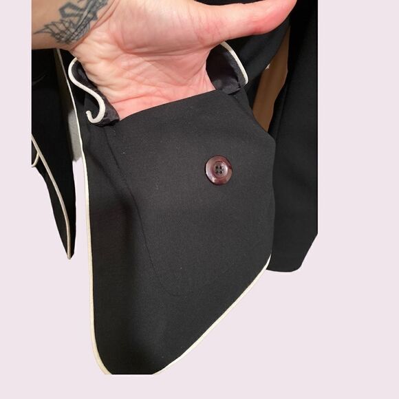 Black and White Structured Blazer - Picture 6 of 13